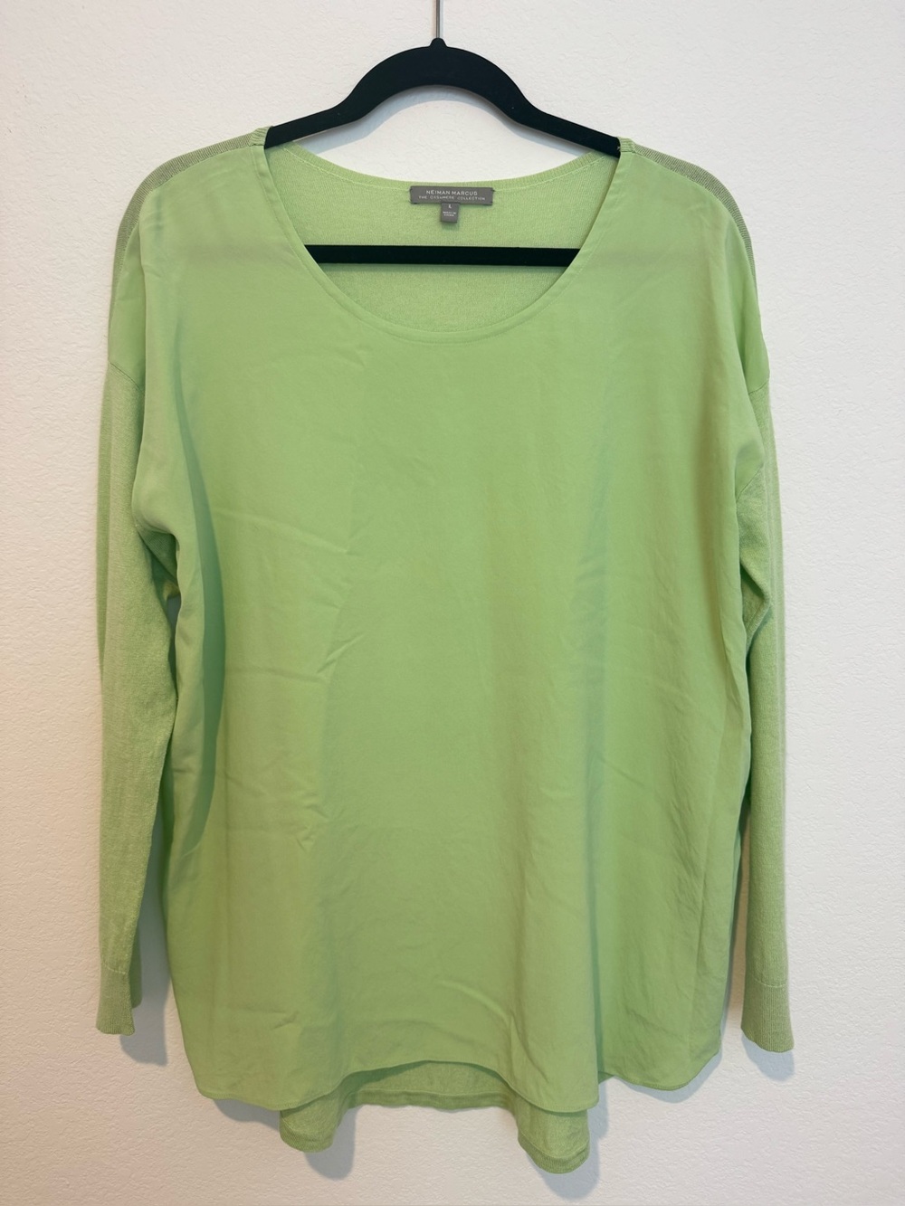Neiman Marcus The Cashmere Collection Lime Green Silk Blend Sweater
